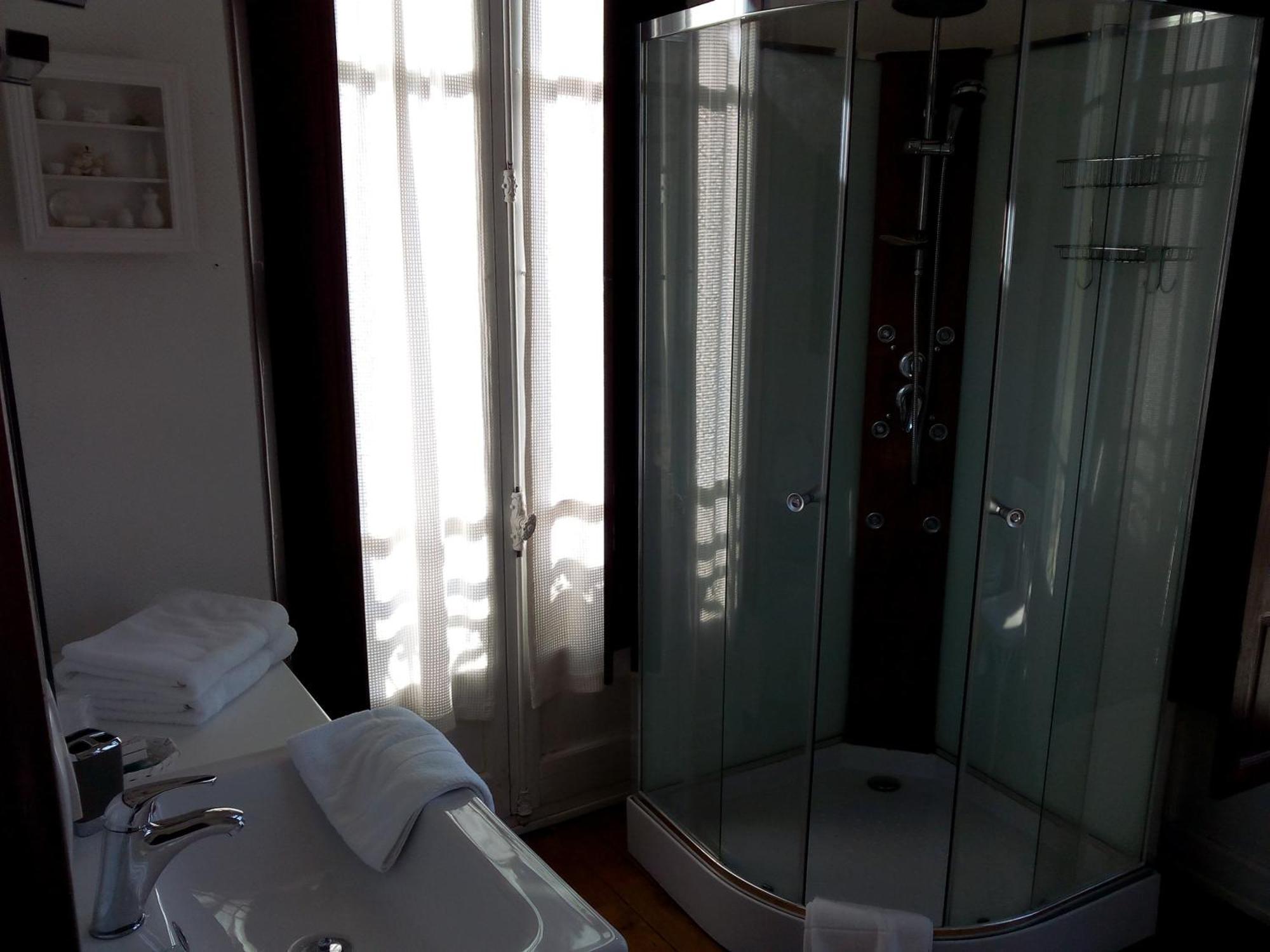 Bed and Breakfast Castel De La Pique Bagneres-de-Luchon Экстерьер фото